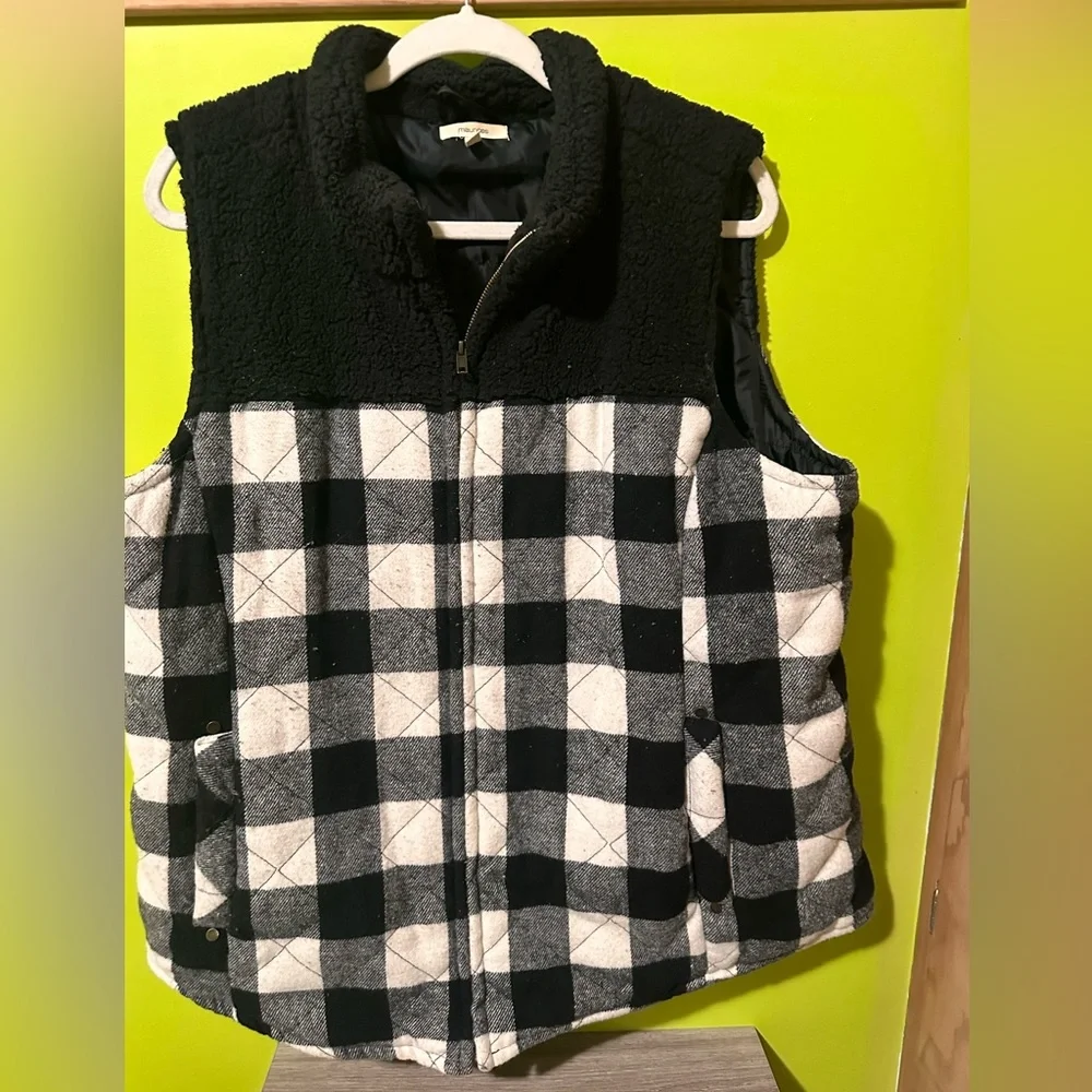 Maurices XXL Black, Gray and White Buffalo Plaid Vest with Sherpa top - Picture 2 of 4